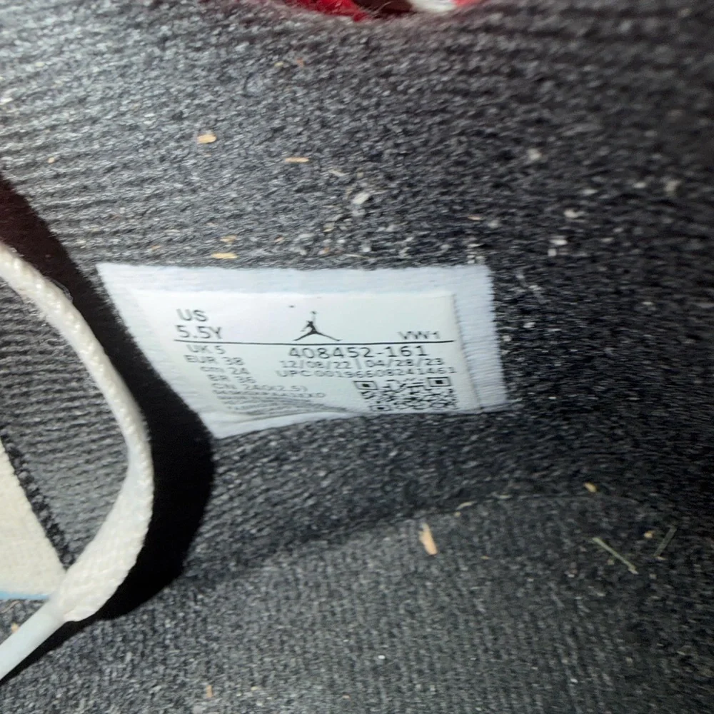 Jordan 4 Retro Red cement. Size 5.5